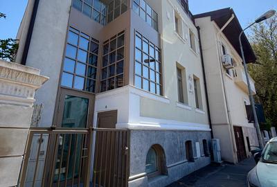 Universitate / Cartierul Armenească / Vila cu Grădină / Totul Nou/ Ideal Clinica - 1