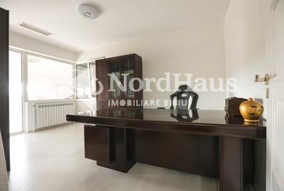 Apartament cu 3 camere decomandat, mobilat în Turnișor