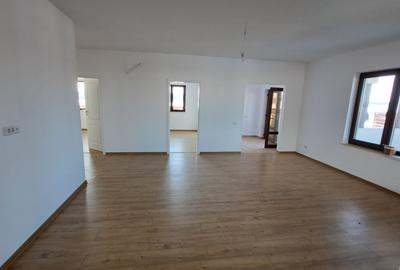 CASA 4 CAMERE CU SUPRAFATA GENEROASA IN  STIL NEOROMANESC - 9