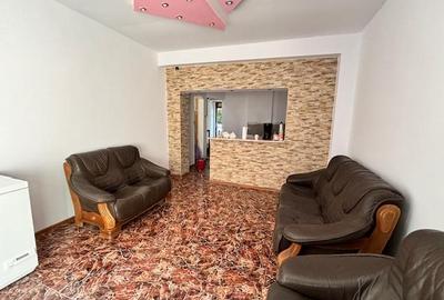 Duplex cu 4 camere în Muncitoresc