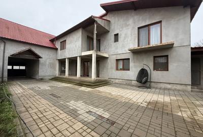 Casa spațioasă+ spațiu comercial + mansarda- Gataia - 1