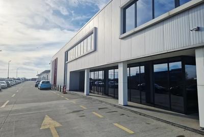 Spatiu industrial, birouri si teren de vanzare, situate intre DNCB - A2 si A0 - 3