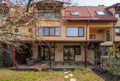 Casă cu 8 camere în Pipera
