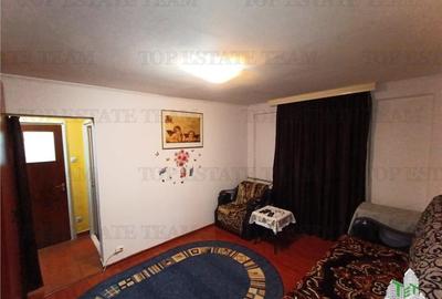 Apartament cu 2 camere nedecomandat, mobilat în Central