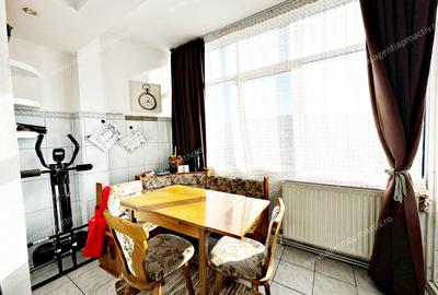 Apartament cu 2 camere decomandat, situat la etajul 3, Micro 14. - 5