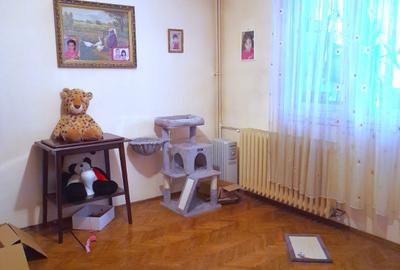 Apartament 4 camere  -Garaj de 17 ,25 mp-  5 minute metrou Romancierilor - 2