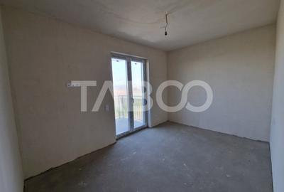 Apartament 3 camere 2 bai etaj 2 bloc cu lift zona de case in Turnisor - 1