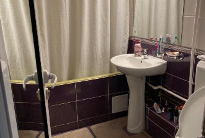 Apartament cu 3 camere decomandat, mobilat în Doamna Ghica