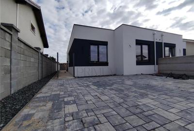 Duplex cu 4 camere în Moșnița Nouă