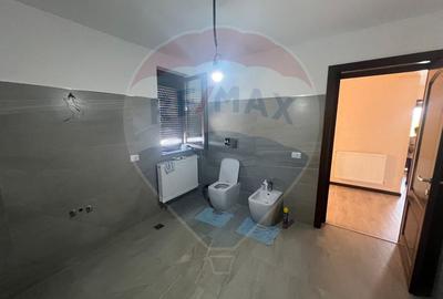 Casa 4 camere Focsani str Militari - 10