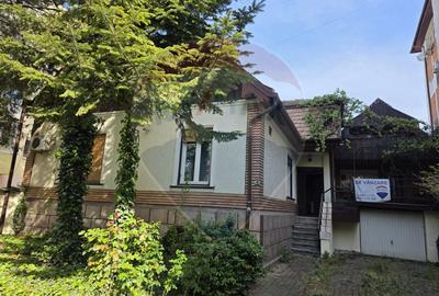 Casă cu 6 camere în Ultracentral