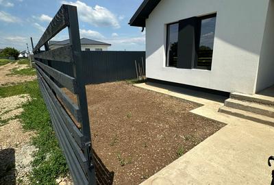 CASĂ DE VÂNZARE CU 3 CAMERE IN ZONA CREVEDIA - 14
