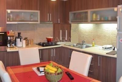 Apartament cu 3 camere de vânzare în zona Campului - 2