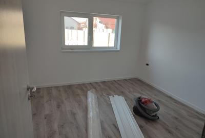 Sacalaz, 1/2 Duplex pe Etaj, 4 Camere,2 Bai,Terasa Acoperita - 14
