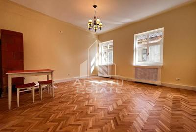 Birou, de 63 mp, în P-ța Unirii