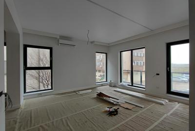 Apartament cu 2 camere decomandat în Tomis Plus