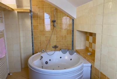 Particular inchiriez apartament lux zona centrala - 12