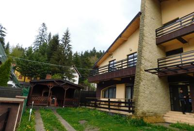 Casă spațioasă cu foisor și panorama frumoasa in Busteni, aproape de natură - 1
