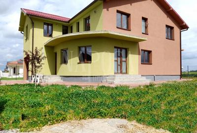 Casa 7 camere de vanzare in Balcesu Oradea, Oradea - 1