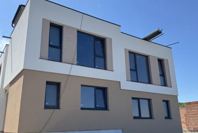 Duplex cu 4 camere în Florești