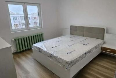 Apartament cu 3 camere decomandat, mobilat în Podu Roș