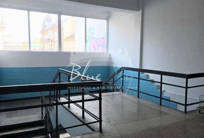 Spațiu Generos cu Terasă Circulabilă în Centru - 19