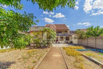 Casă individuală cu 10 camere în Bucovina