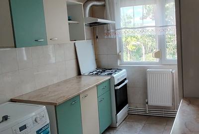 Apartament cu 2 camere semidecomandat în Micro 40