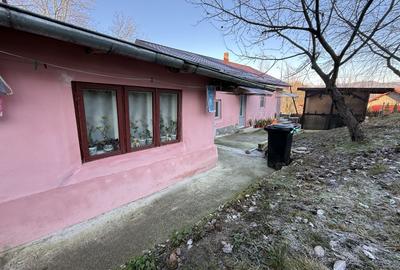 Casa demolabila  și teren 800mp cu toate utilitățile deschidere 26,5mp - 23