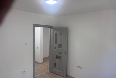 De vânzare apartament 2 camere Renovat - 1
