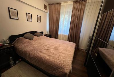 Vanzare apartament cu 3 camere - Podu Ros - 1