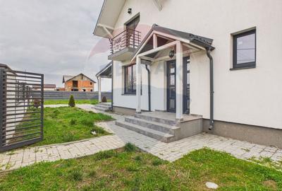 Vila moderna 5 camere P+1 de vanzare in Crevedia - 2