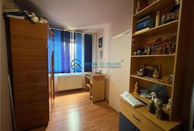 Royal Imobiliare - Vanzare apartament zona Vest - 4
