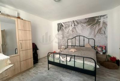 Apartament cu 2 camere semidecomandat în P-ța Muncii