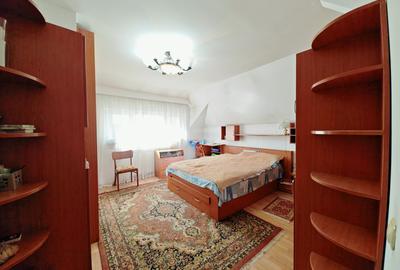 Fundeni | Str.Cuprului | Apartament in vila la etajul2  | curte comuna | parcare - 14