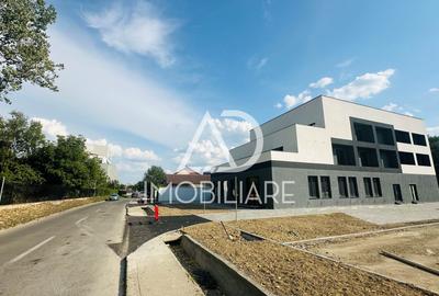 Spațiu comercial la parter, pe strada Tineretului - 6