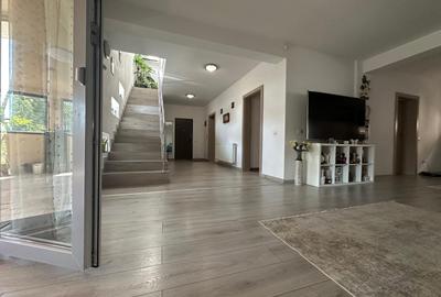 Vilă individuală  | 5 camere | 4 dormitoare cu băi proprii | Garaj | - 2