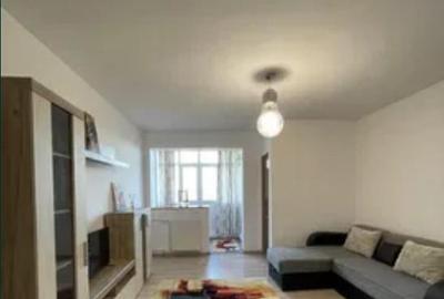 Garsonieră decomandată în Nord