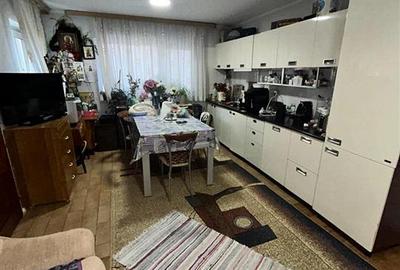 Casa Buzaului - Bis. Sf. Treime , 164mp construiti  teren 353 mp, cu 13m deschid - 9