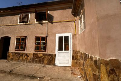 Inchiriez Casa-Vila in Jud. Brasov, Loc Cristian Muncitori ! - 3
