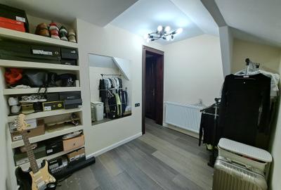 APARTAMENT 5 CAMERE CU SCARA INTERIOARA IN VILA - ANVELOPATA TERMIC ANUL CURENT - 56