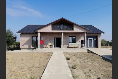 Casă Vădeni, 200m?, 4 camere, centru - 14