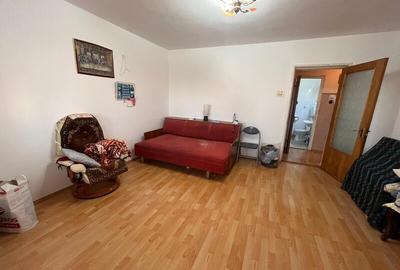 Apartament cu 2 camere decomandat în Titan