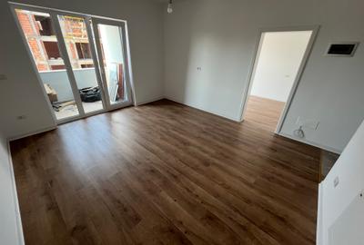 Apartament cu 2 camere decomandat în Giroc