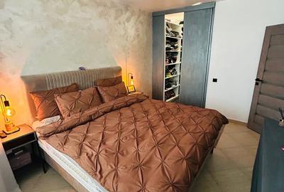 Apartament cu 3 camere decomandat, mobilat în Berceni