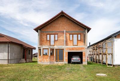 Casă / Vilă nouă de vânzare, la roșu, 5 camere, 225mp, Fântânele, Arad - 31