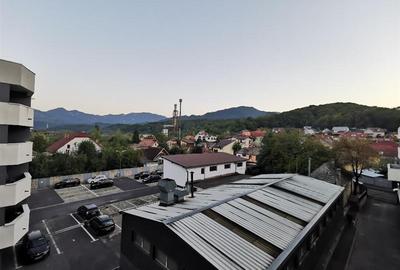 Apartament cu 2 camere decomandat în Răcădău
