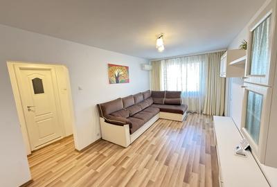 Apartament cu 4 camere semidecomandat, mobilat în Tei