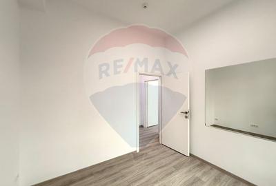 DE INCHIRIAT Spațiu comercial  100mp în zona P-ta Victoriei - 24