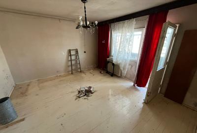 Apartament cu 2 camere decomandat în Drumul Taberei
